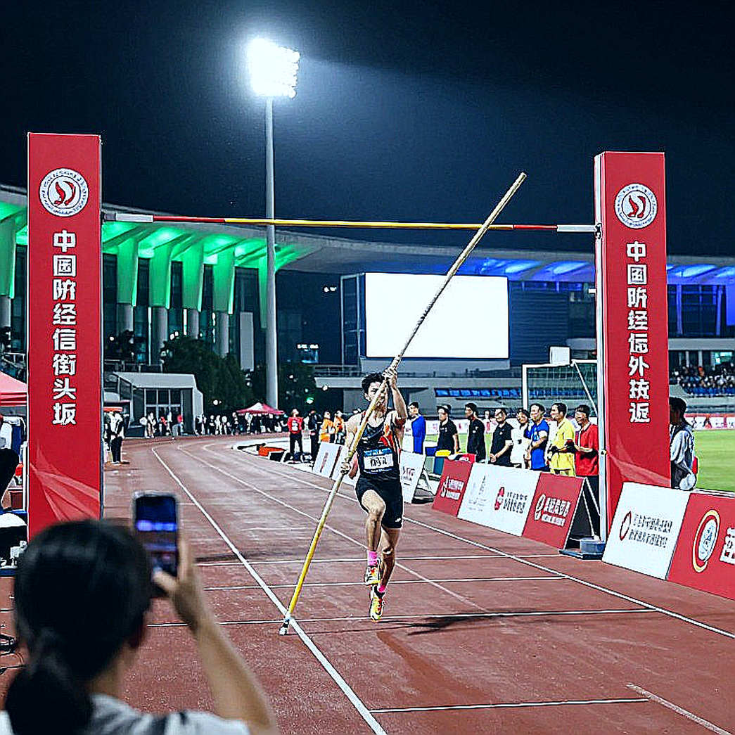 World Athletics giữ án cấm Nga trước phiên tòa CAS: Sebastian Coe và nghịch lý của người gác cổng