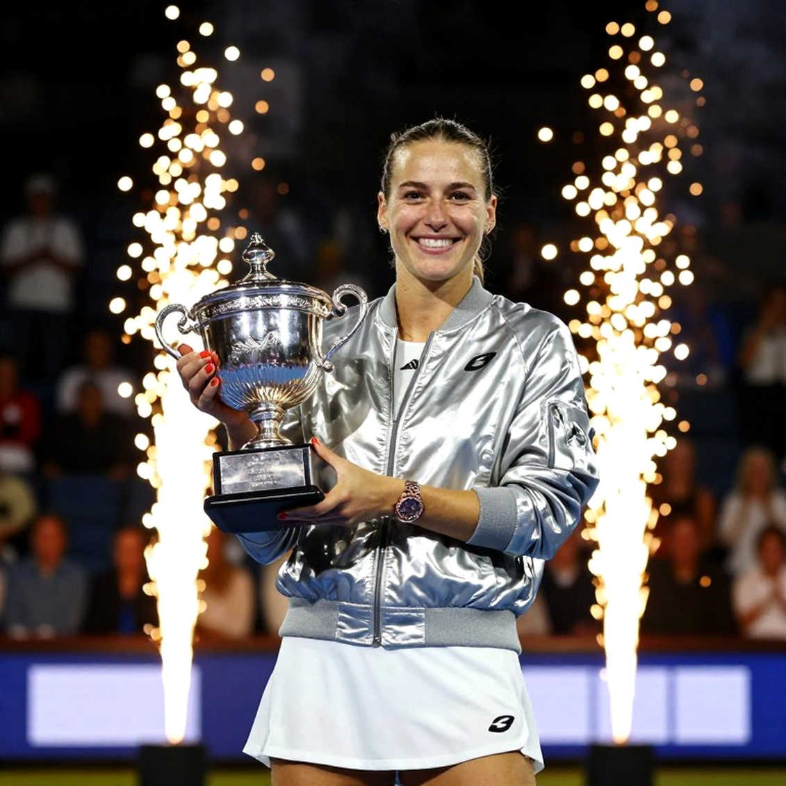 Medvedev thắng Struff 4-6, 6-4, 6-3 tại Thượng Hải: 21 cú giao bóng và bài toán tuổi 30