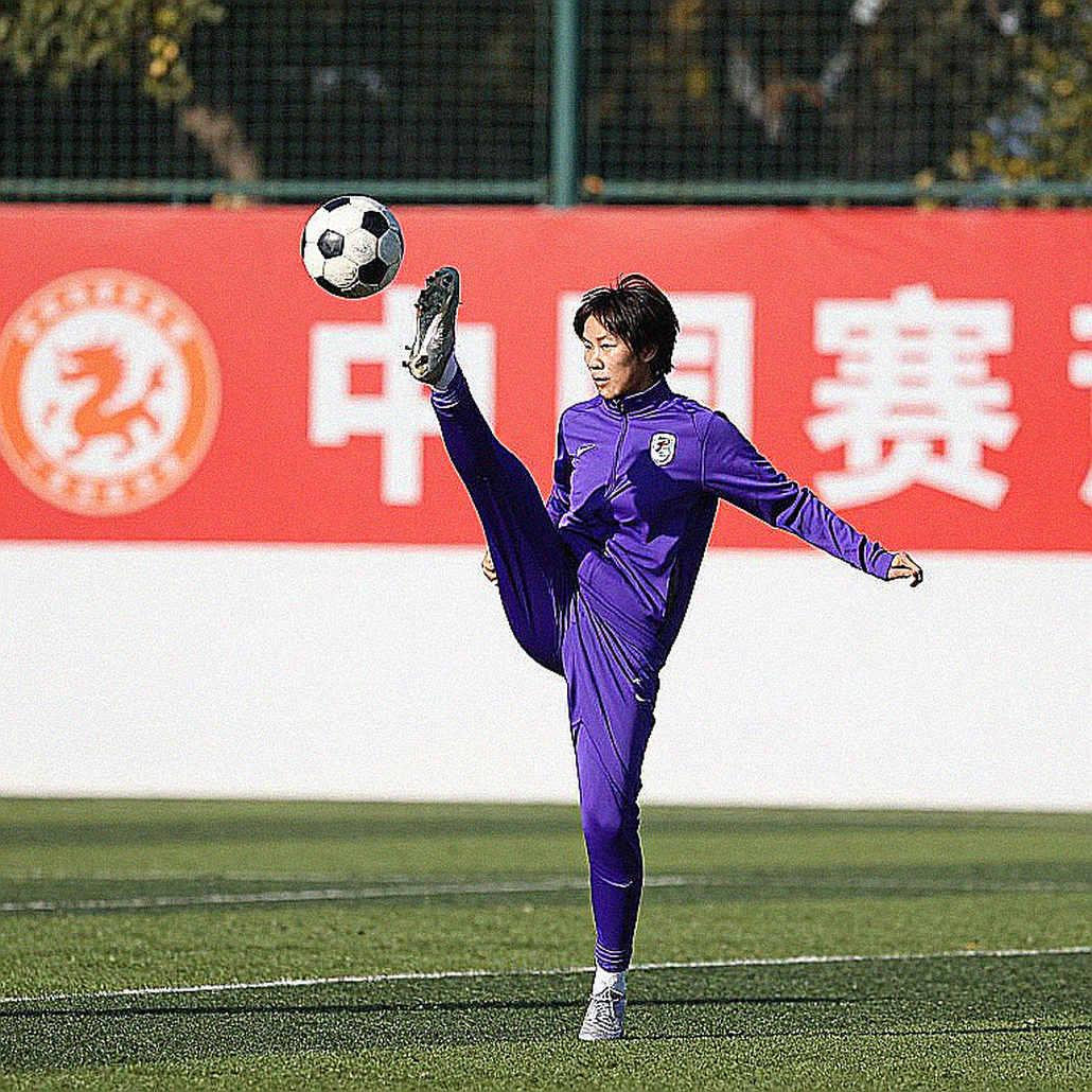 Khoảng trống dữ liệu của V.League 1: bóng đá Việt Nam đang kể chuyện bằng ký ức