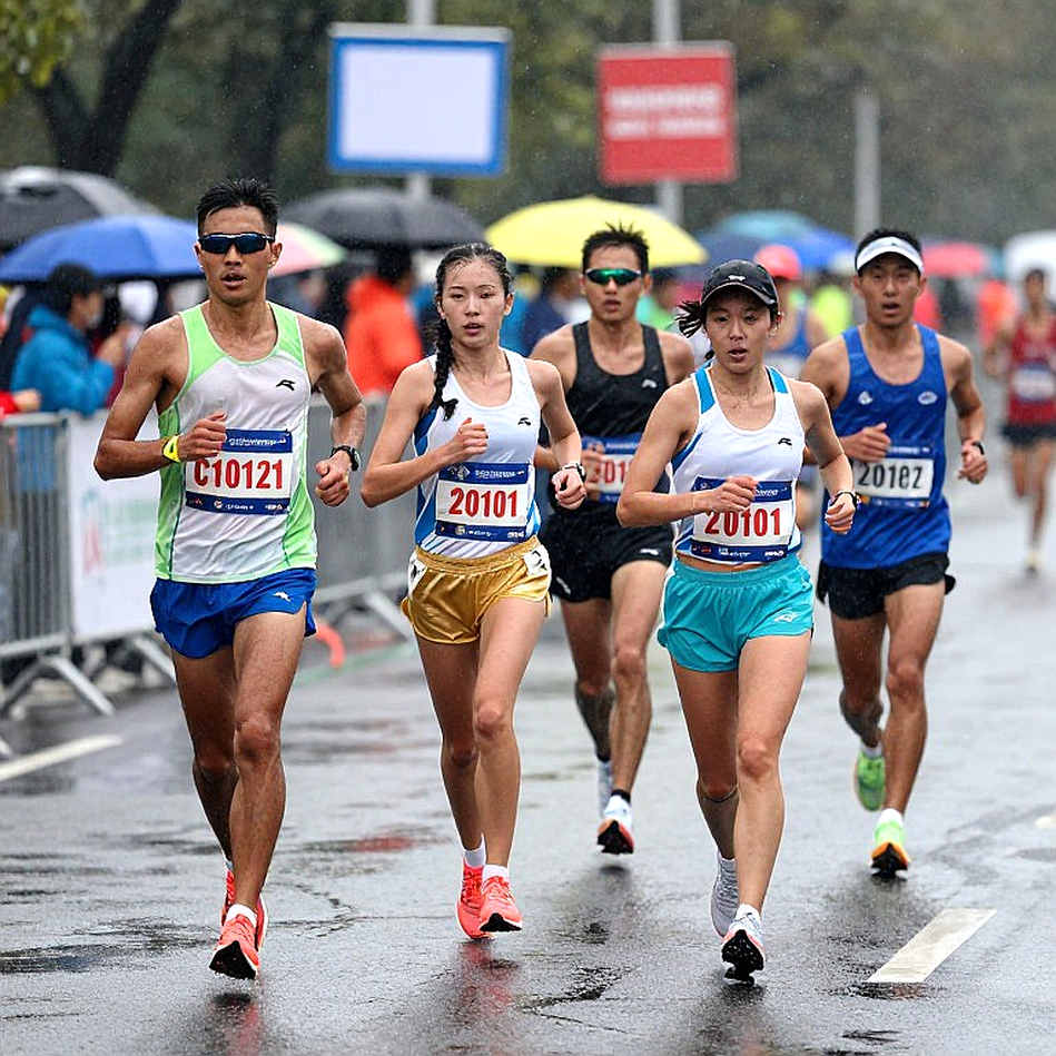 Global Gate Hạ Long ESG++ Marathon 2026 – Cú hích 15.000 người bên vịnh di sản: kỷ lục thật, gió lớn và khoảng trống chứng nhận