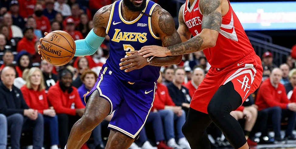 Curry, bản chiết khấu 20 triệu USD và chiếc đồng hồ hai năm của Warriors