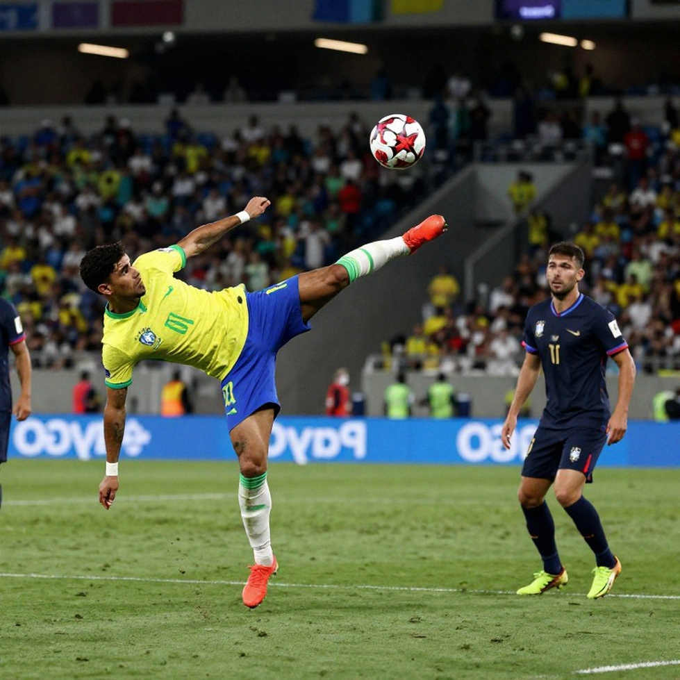 U16 Việt Nam 2-4 U16 Australia: 38 phút sụp đổ và cái giá của những lần mất bóng giữa sân
