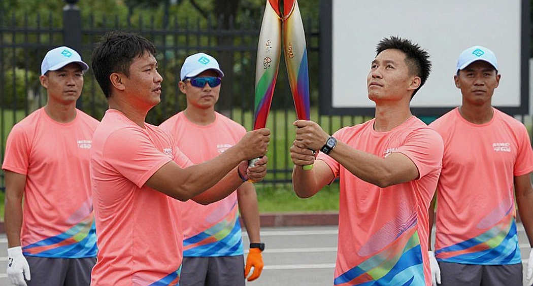 Đình Chiến Mỹ – Trung Đến 10/1/2027: Đọc Lại Ba Địa Tầng Bóng Đá Trước Khi Dòng Vốn Đổi Chiều