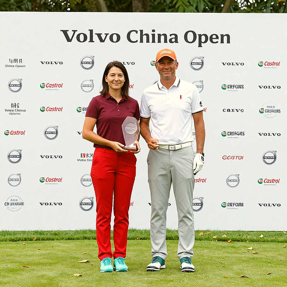 Phân Tích Dữ Liệu Golf Không Thể Tiến Hành Do Thiếu Thông Tin Đầu Vào