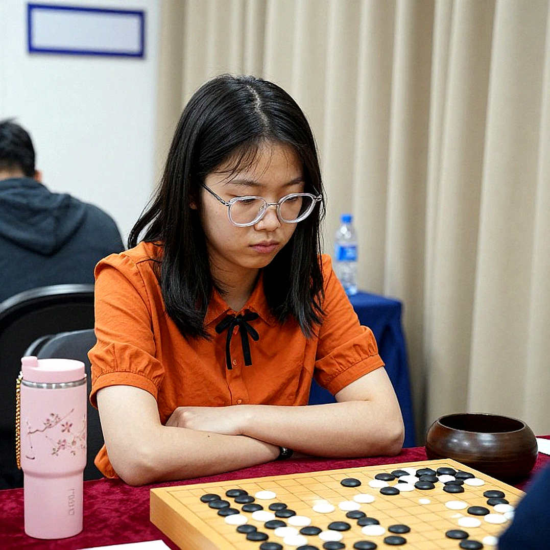 "Svitlana's Smart Moves" và lỗi dán nhãn Taimanov: khi tiêu đề phản bội nước đi